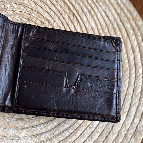 Fossil Men Pocket Leather Wallet - Picture 3 of 10